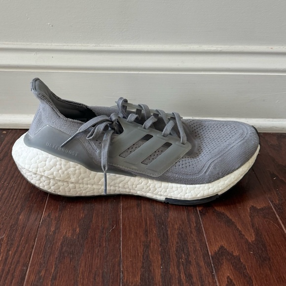 Adidas Ultraboost - Picture 2 of 6